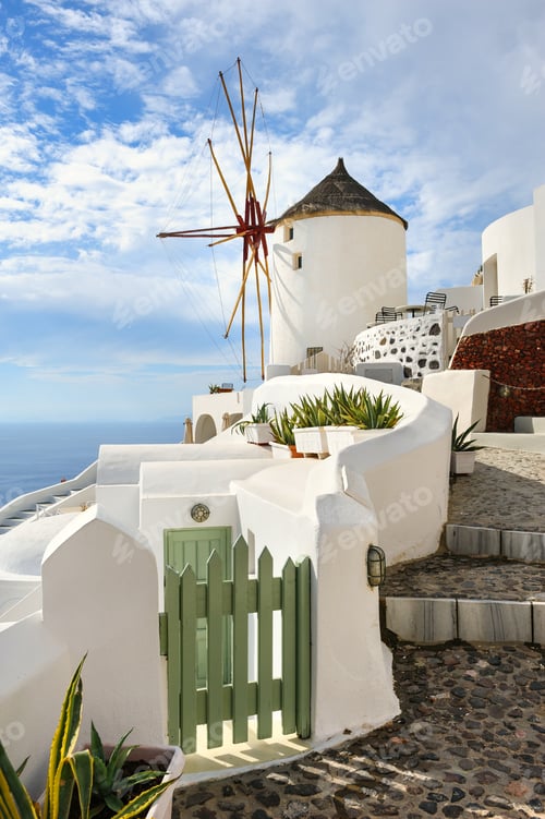 Preview: Oia before sunset at Santorini, Greece
