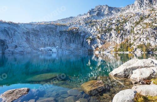 Preview: Alpine lake