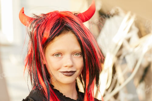 Preview: Smiling Little Girl on Halloween