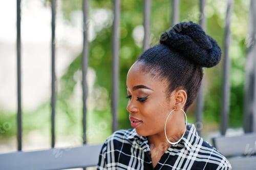 Preview: Close up make up face of african american girl.