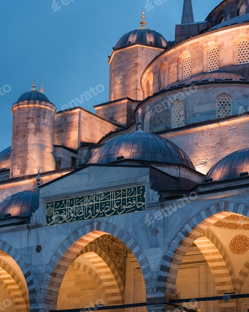 Preview: Illuminated Sultanahmet Camii (Blue Mosque) in Istanbul, Turkey