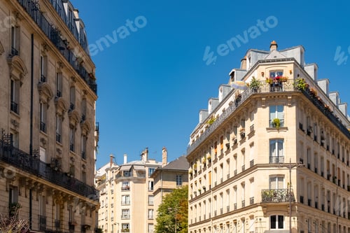 Preview: Paris, beautiful building