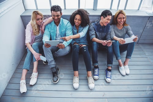 Preview: Young people with gadgets