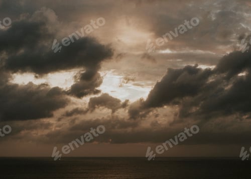 Preview: Clouds over the sea
