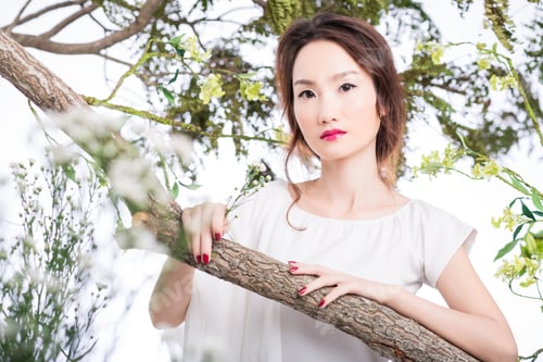 Preview: Chinese woman