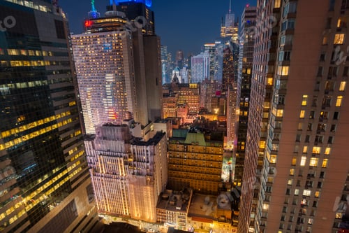 Preview: Times Square reflections