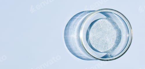 Preview: petri dish with transparent helium serum