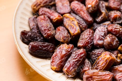 Preview: Dried date fruits in a group