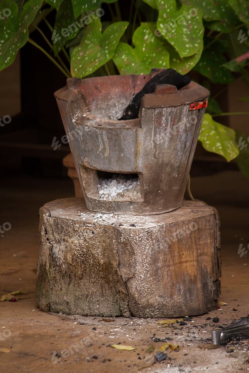 Preview: Charcoal stove on the floor