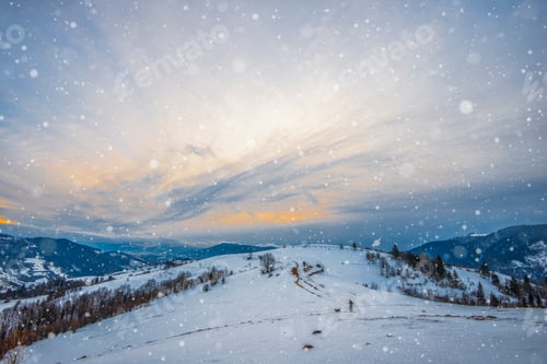 Preview: Beautiful panorama of the mountain ranges