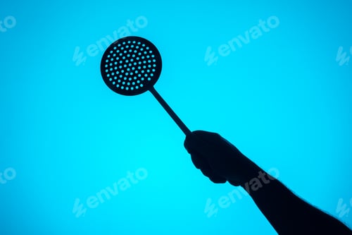 Preview: Hand diagonally with a skimmer. Cooking elements