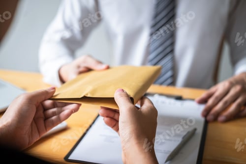 Preview: Dishonest cheating in illegal money