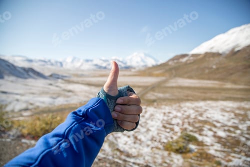 Preview: Thumbs up to an incredible mountain view