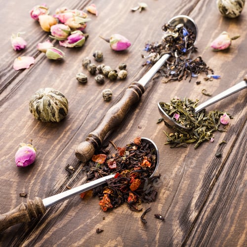 Preview: Background with different types of tea leaves