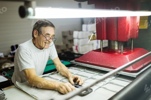 Preview: Pattern cutting industrial machine