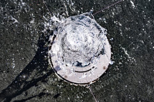 Preview: Fresh water jet from a vertical fountain to cool in summer