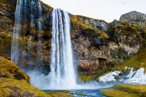 Preview: Seljalandsfoss large nordic waterfall