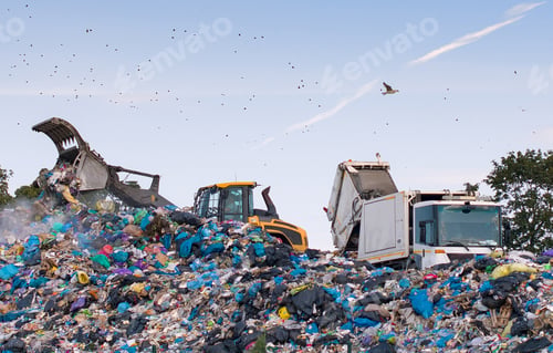 Preview: garbage truck unloads