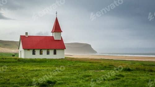 Preview: Winding road leading to the coast in Iceland in summer