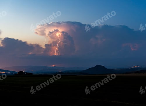 Preview: Storm auvergne, puy de dome and lightning