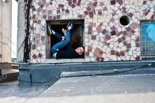 Preview: Man on roof