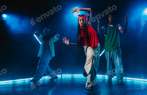 Preview: Group of hip hop dancer dancing together.