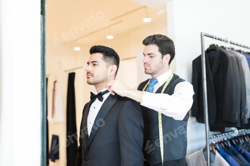 Vista previa: Empleado que brinda el mejor servicio al cliente