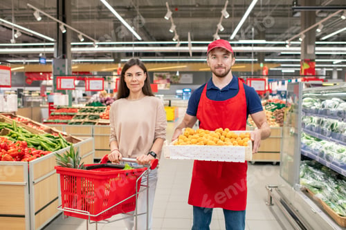 Preview: Customer And Supermarket Worker