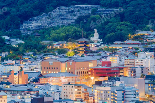Preview: Kyoto, Jpaan Cityscape at Twilight