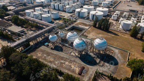 Preview: Aerial view of natural gas separation plant.