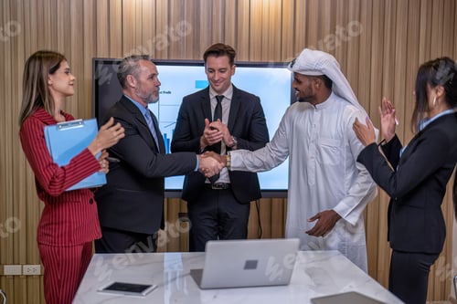 Preview: Group of business diversity people