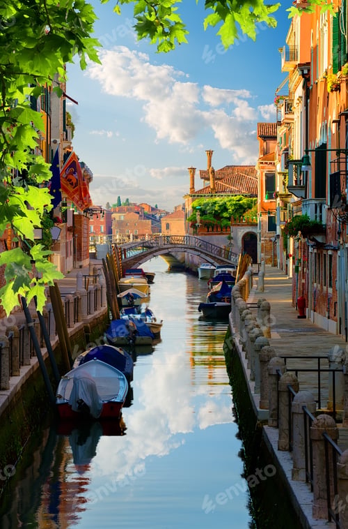 Preview: Venetian canal Italy