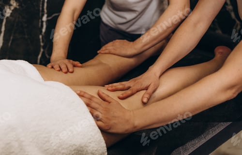 Preview: Thai back massage with four hands in spa salon