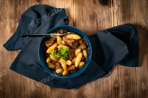 Preview: Beef stew in gravy.
