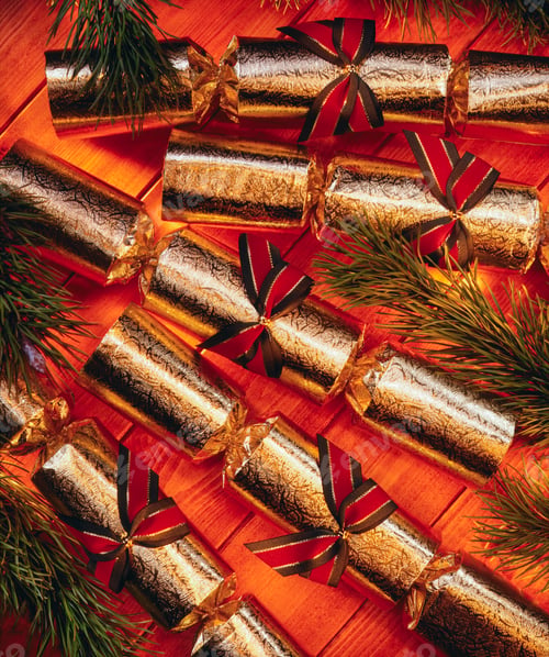 Preview: Christmas Crackers