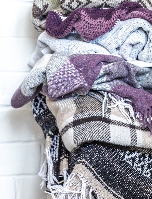 Vista previa: warm blankets on a chair