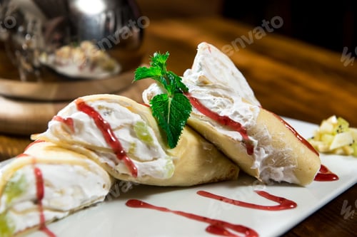 Preview: Crepe Rolls with Cream and Fruit Toppings
