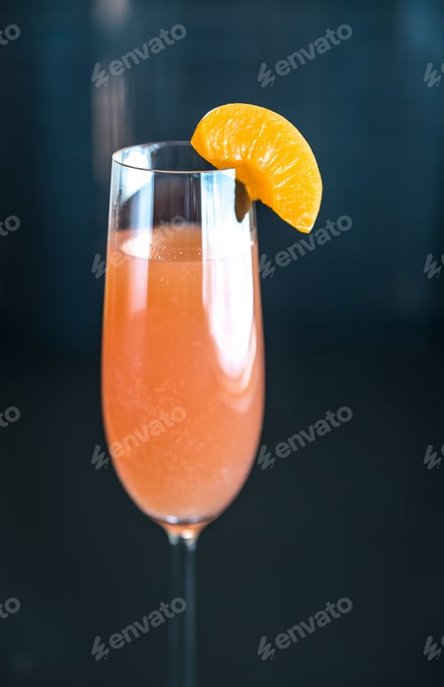 Preview: Bellini cocktail