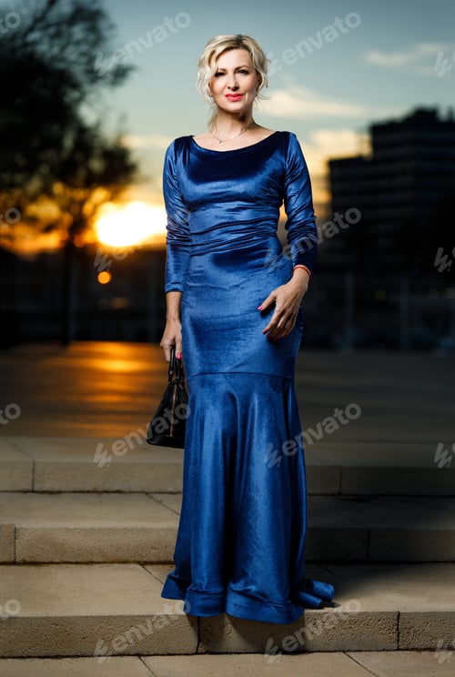 Preview: Portrait Of Adult Fashionable Elegant Woman In The City.