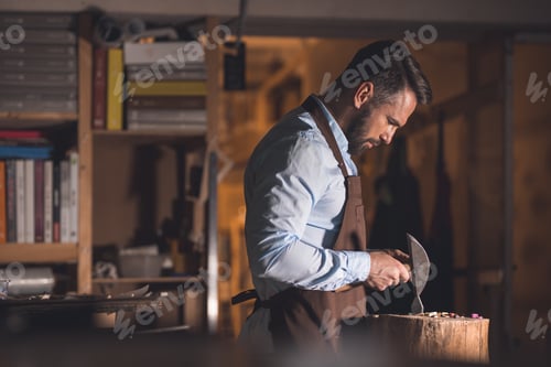Preview: Mature master at work