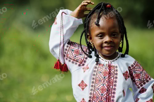 Visualização: Família africana em roupas tradicionais