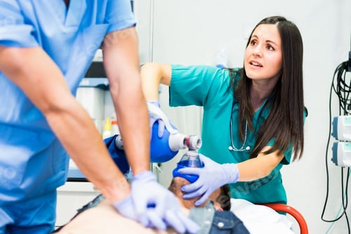 Preview: Medics making emergency procedure with respirator