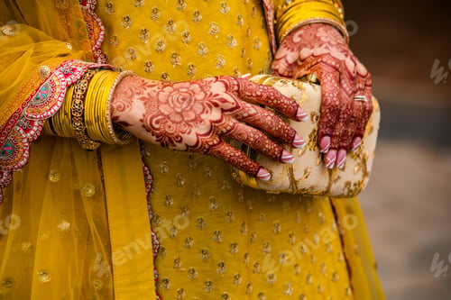 Preview: Henna reddish dye powdered leaves tree Egyptian Asian Indian Muslims Weddings