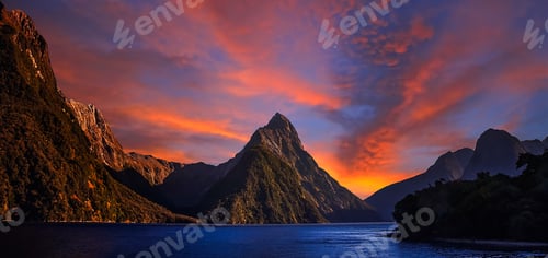 Preview: Milford Sound at dawn