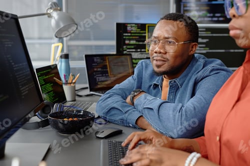 Preview: Focused Programmer Reviewing Trainees Code Searching for Bugs