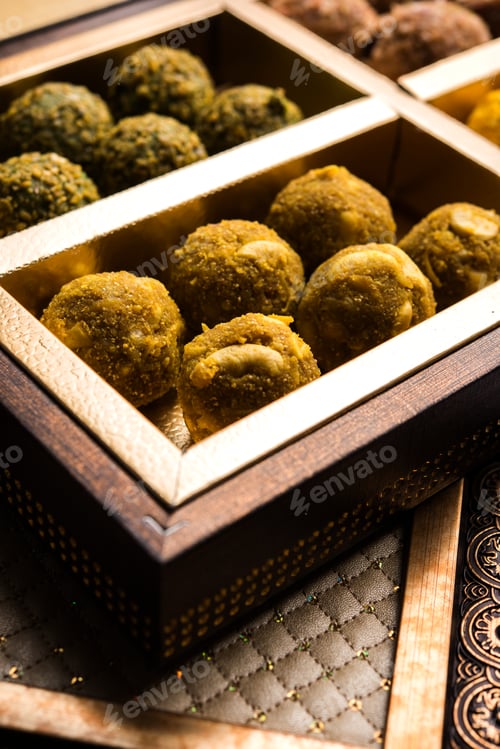Preview: Dry Fruits Ladoo