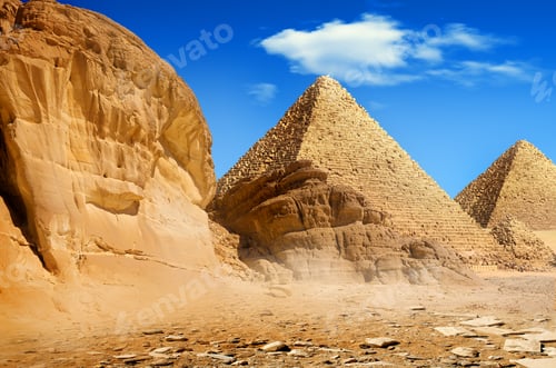 Preview: Pyramids in the day
