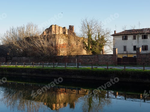 Preview: Old buildings along the Naviglio Grande at Corsico, Milan