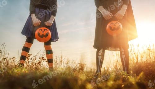 Preview: kids at Halloween