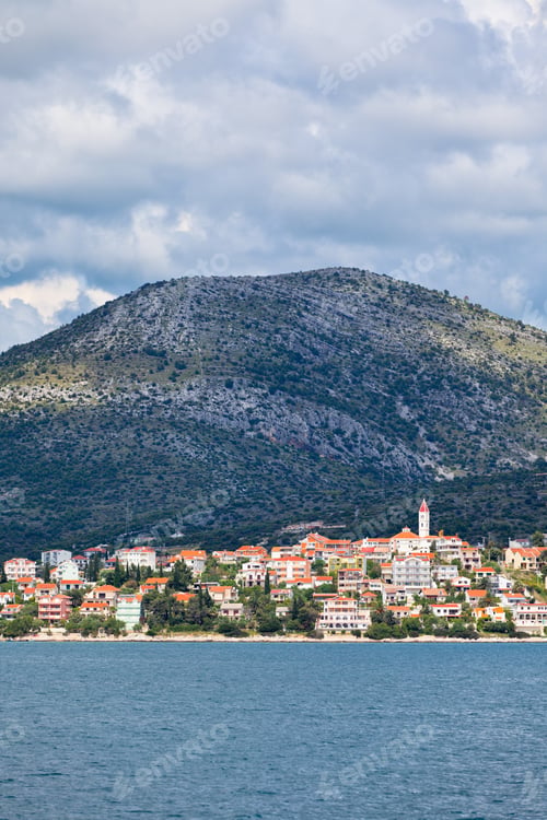 Preview: Croatian coastline view from the sea